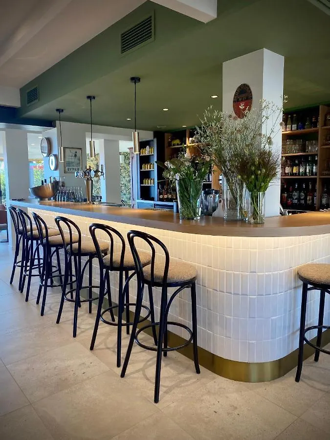Bed & Breakfast La Bellevue Bistrot Et Chambres D'Hotes Sene